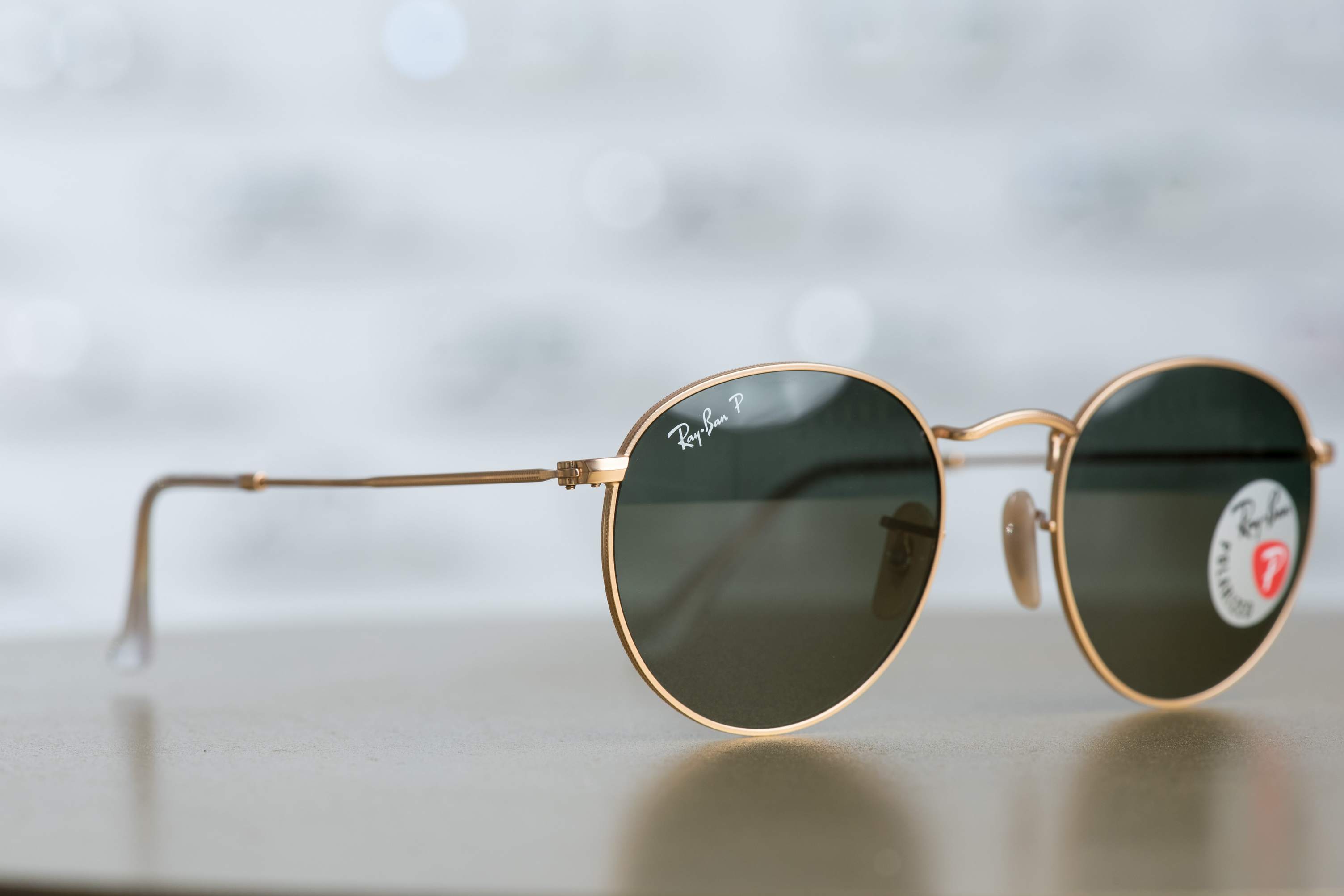 Diferente intre ochelari de soare Ray-Ban autentici si cei contrafacuti