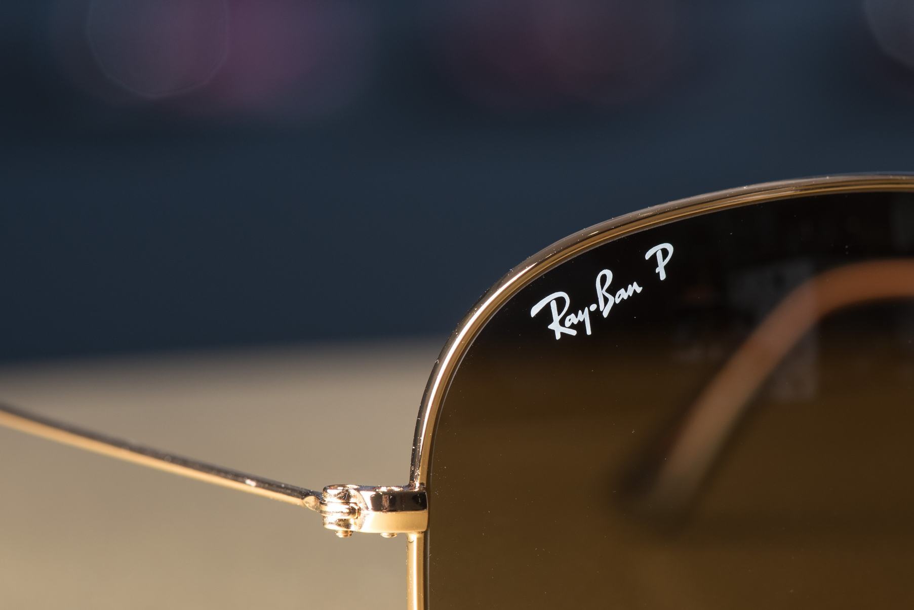 Diferente intre ochelari de soare Ray-Ban autentici si cei contrafacuti